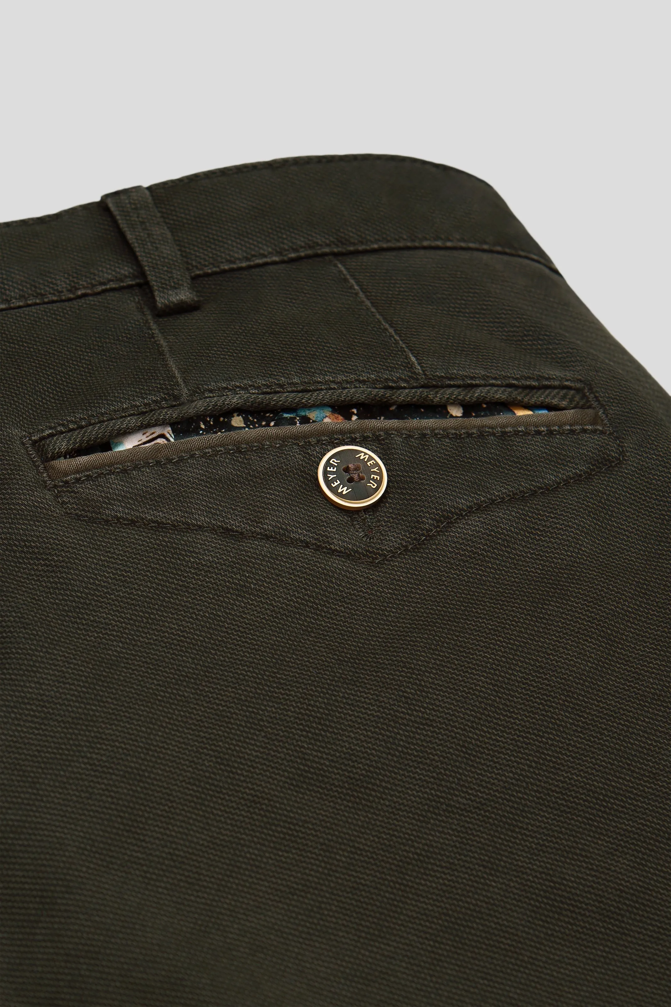 30% OFF - MEYER Chicago Trousers - 5613 Fine Micro Cotton Chinos - Laurel Green