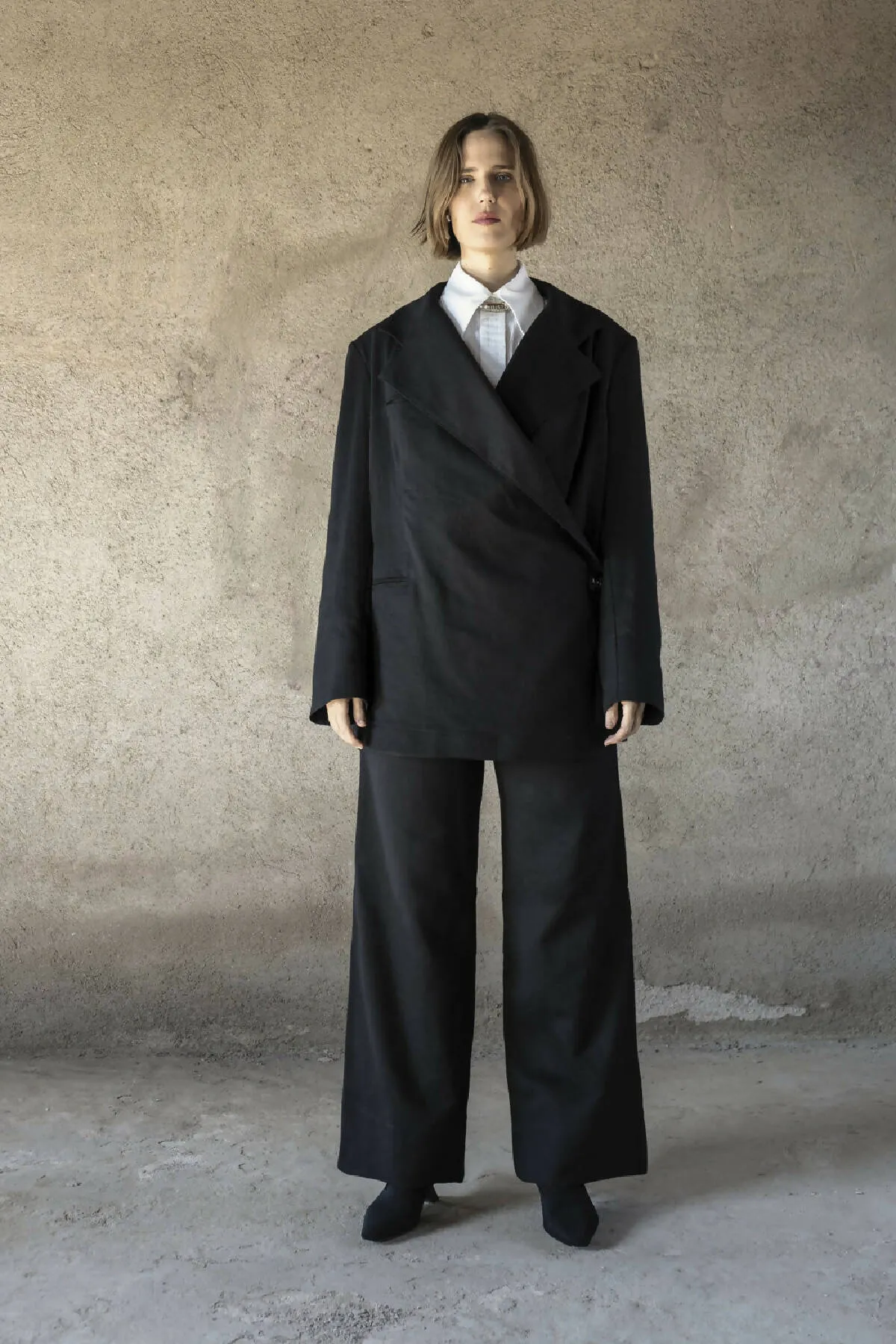 BLACK HALF MOON TROUSERS