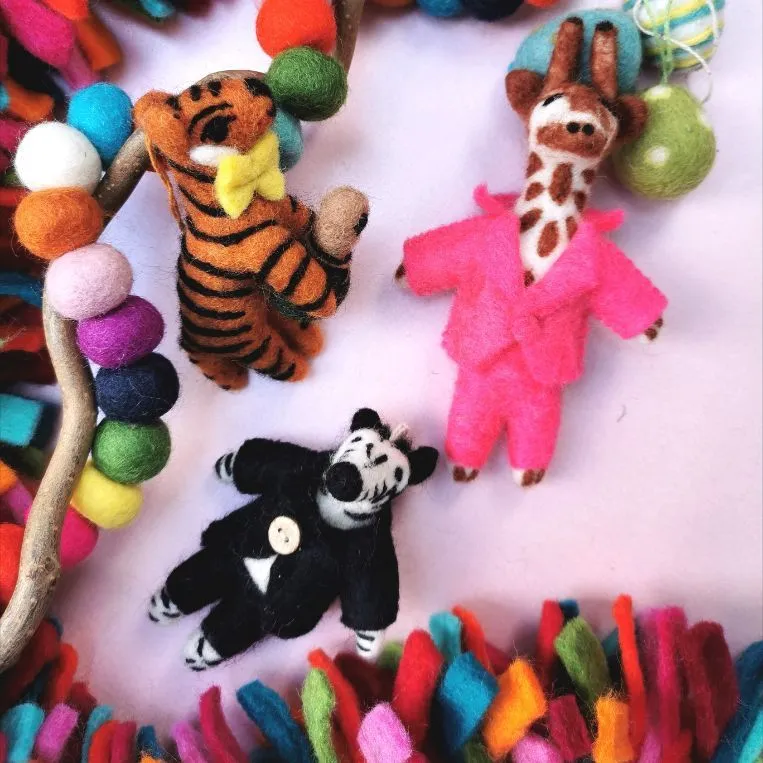 Gregory Giraffe Felt Decoration