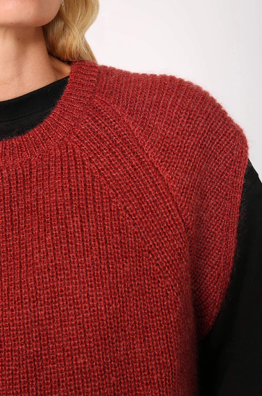 linear vest / brick red