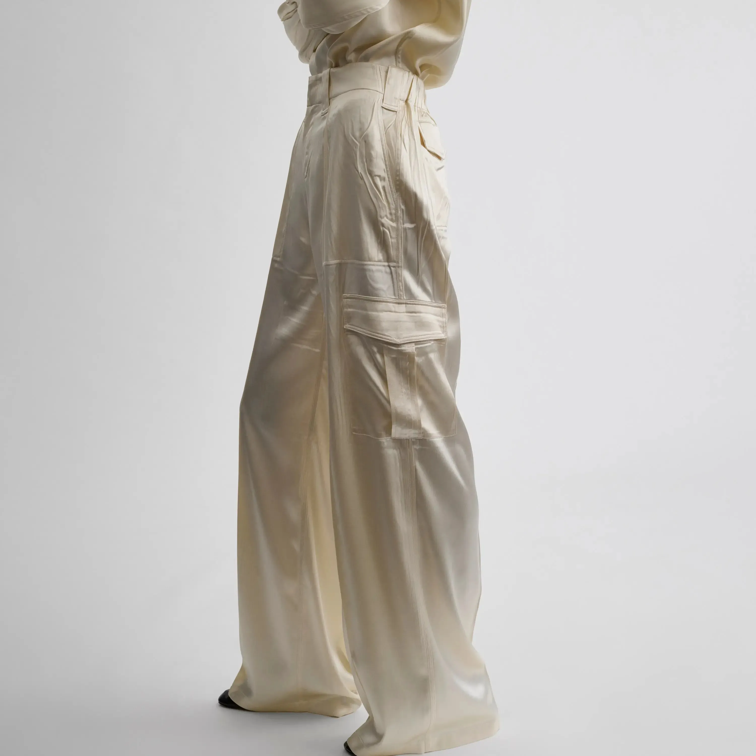 LIQUID CARGO TROUSERS | cream silk a